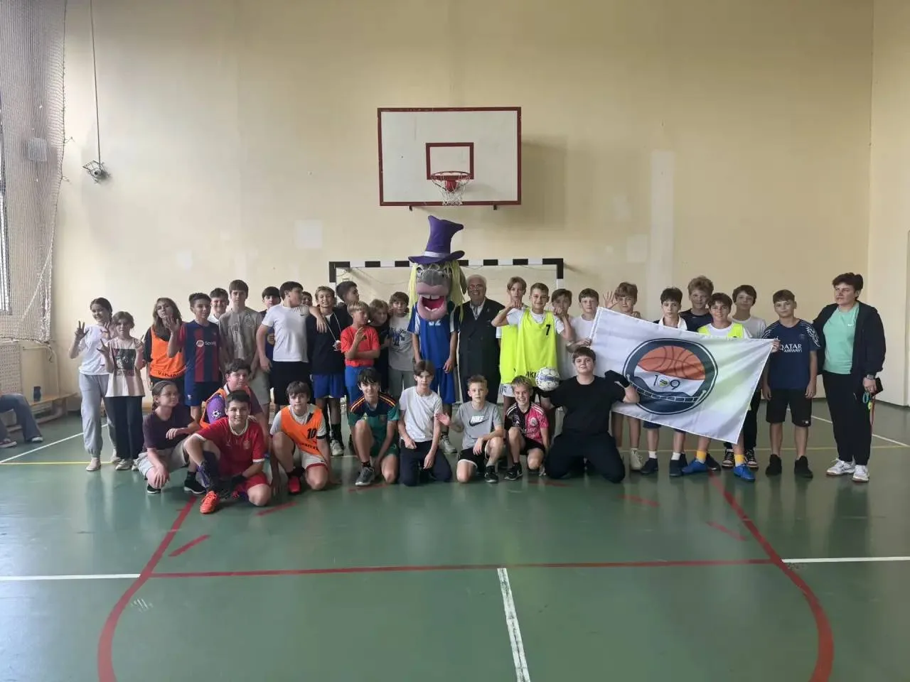 Сегодня в главном здании ГБОУ Школа №109 на улице Академика Бакулева состоялись соревно...