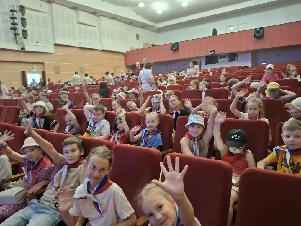 ☀️Наше «Музыкальное лето». День 8☀️
 
Наша прекрасная среда!

🇷🇺Побывали с ребятами на прекрасном 