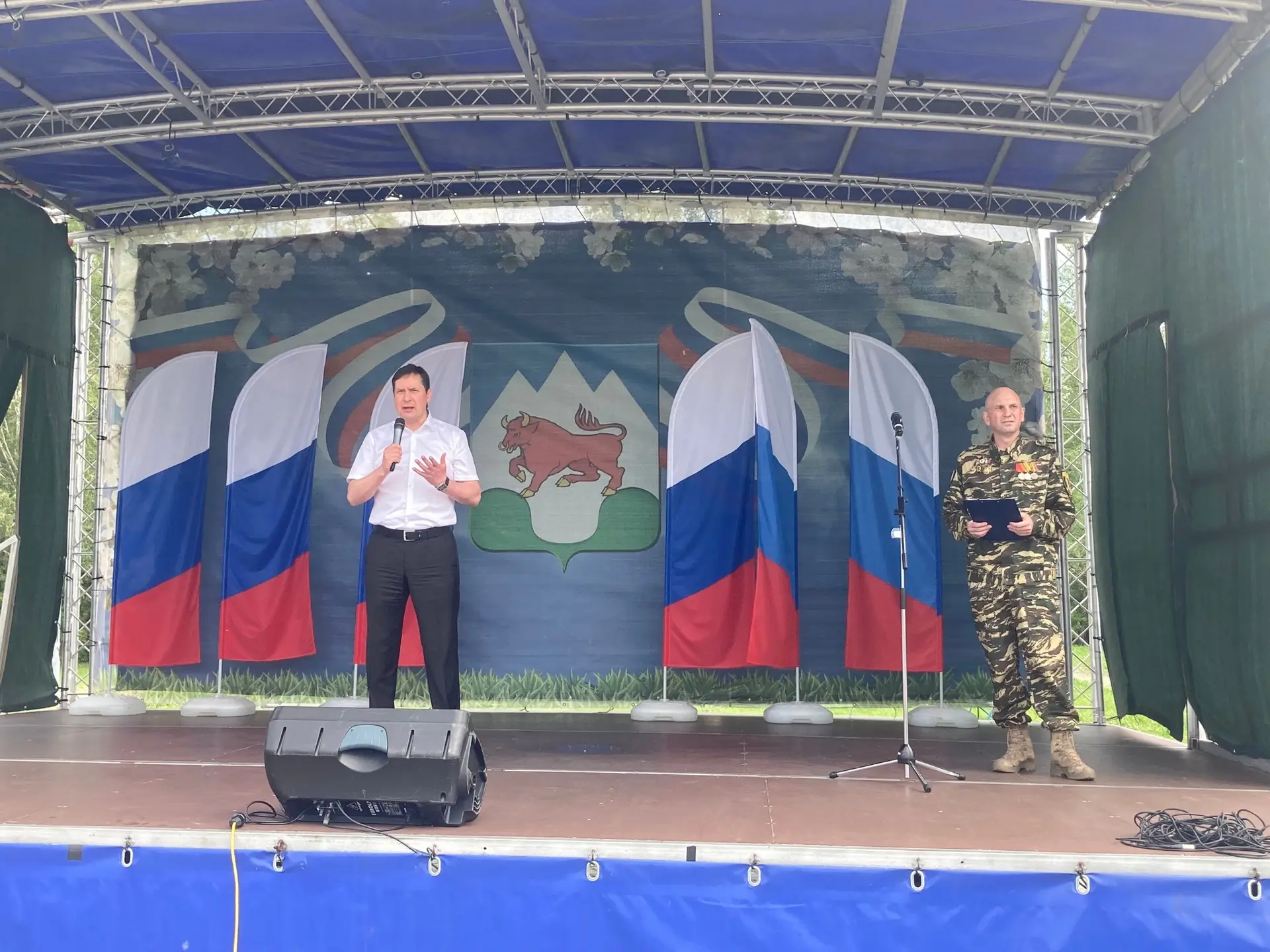 ⭐ В парке «Семейный» прошло мероприятие, посвященное Дню памяти и скорби. Перед собравшимися выступи
