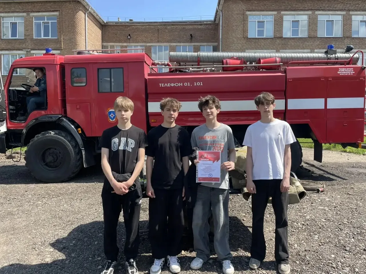 🚒  Юнармейцы «Барс36» испытали себя в пожарно-прикладном спорте.