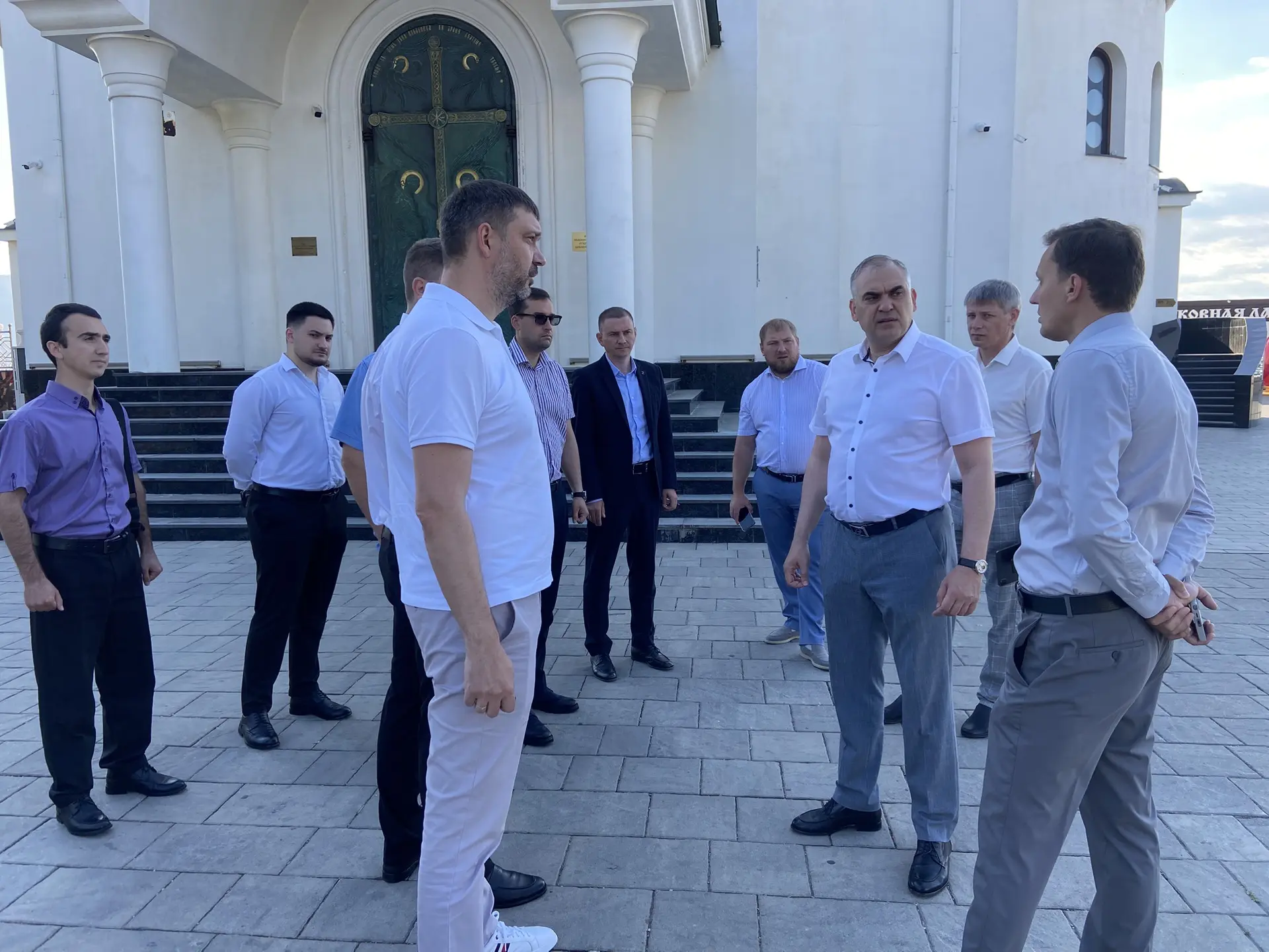 Заместитель главы города Рафаэль Бегляров и глава Центрального района Евгений Титков провели плановы
