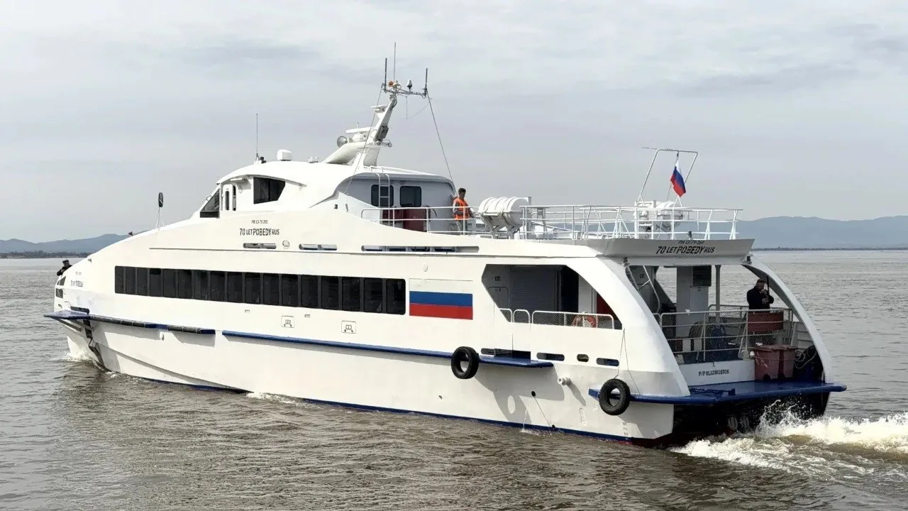 Скоростной теплоход сломался из-за мусора в Амуре

"70 лет Победы" возил туристов в Фуюань и обратно