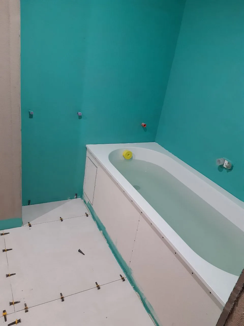 Выполнили часть работ 🏡

Замена оконных блоков и входной двери завершены. Произведена очистка рабоч