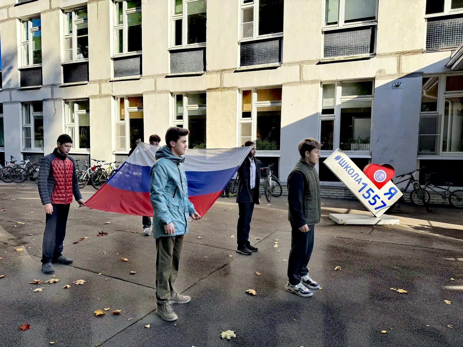 #РоссияМояРодина и торжественная церемония подъёма Государственного флага 🇷🇺 Российск...