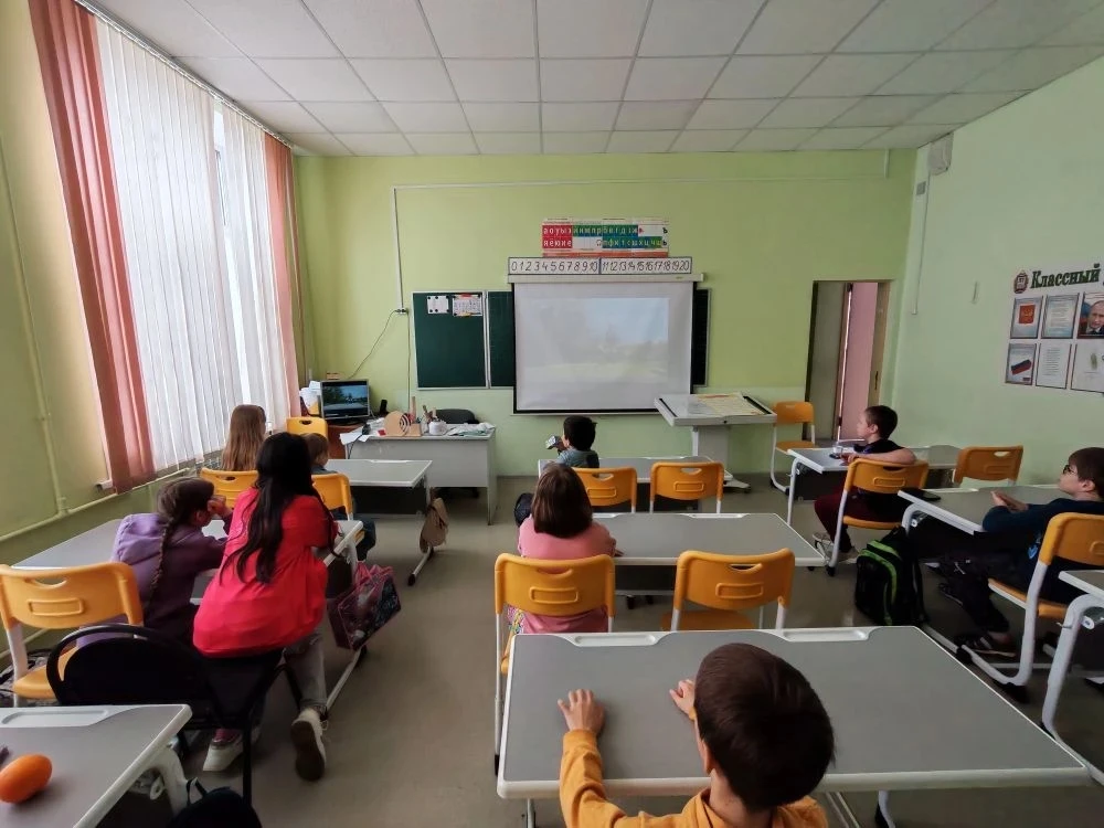 🎥 Ребята, посещающие летний лагерь с дневным пребыванием детей "Муравьишка" при МБОУ "Школа N 37" г