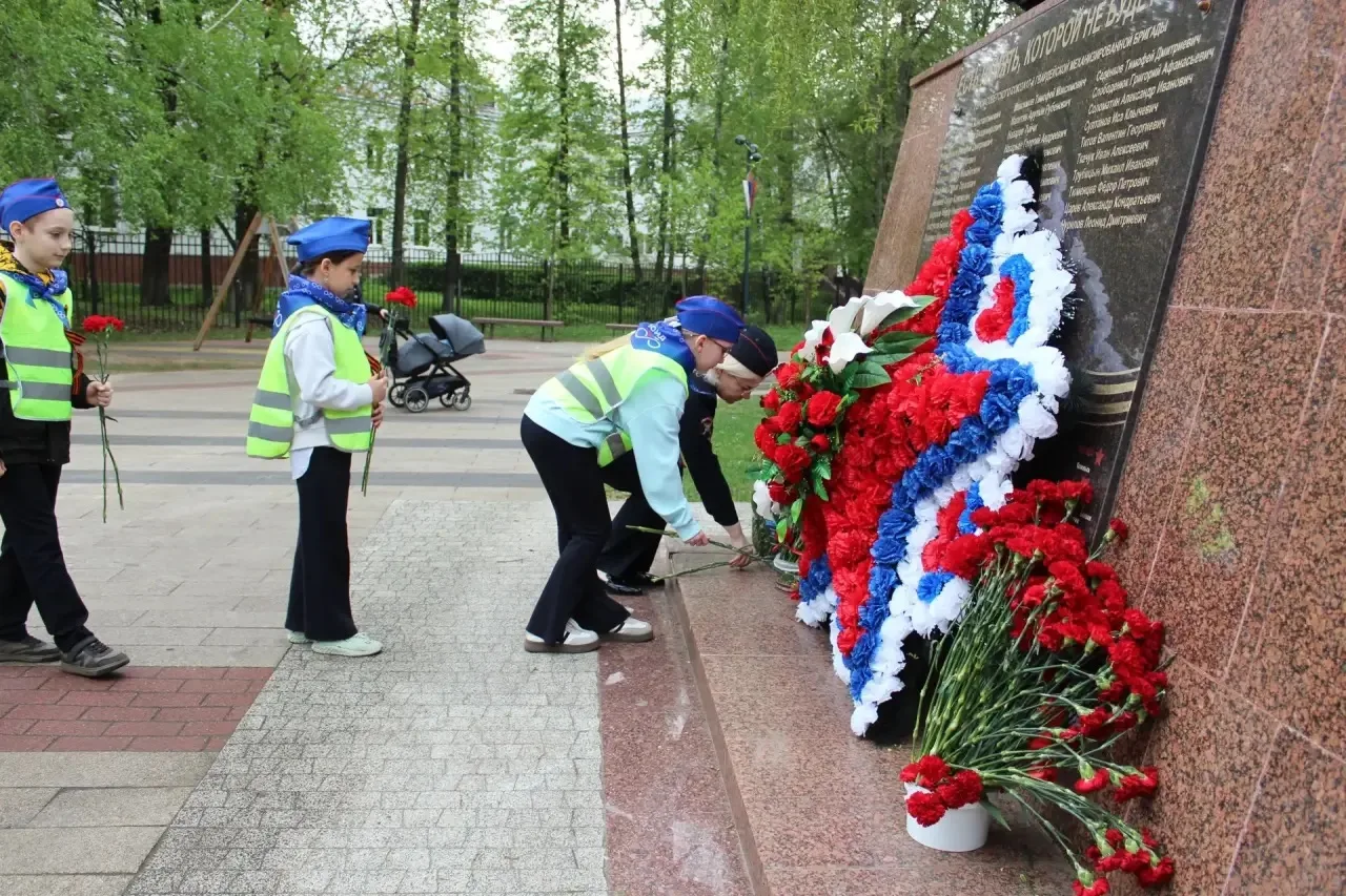 🇷🇺🇷🇺🇷🇺 В преддверии празднования Дня Победы в Великой Отечественной войне отряд ЮИД МБОУ КСОШ 1 и со