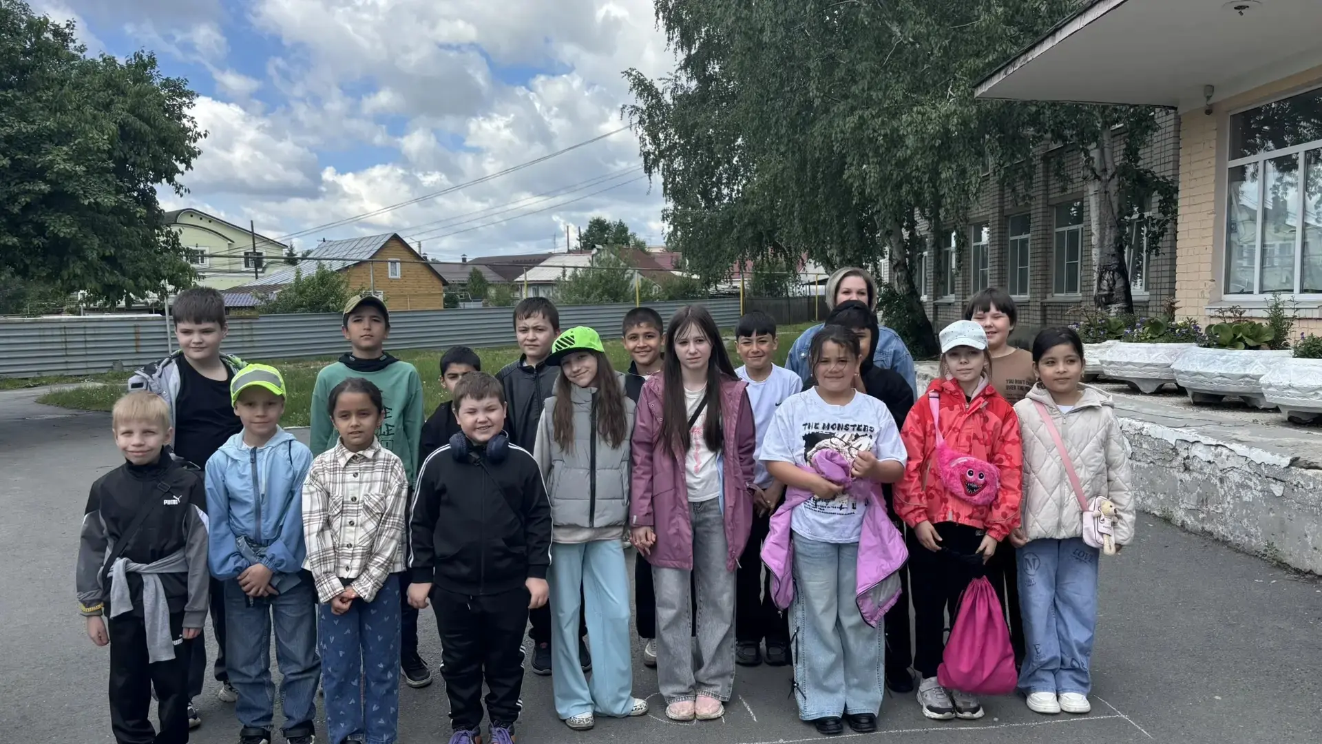 Наши юные исследователи на Фестивале детства Урала! ☀️

Лето в самом разгаре, и наши ребята из пришк