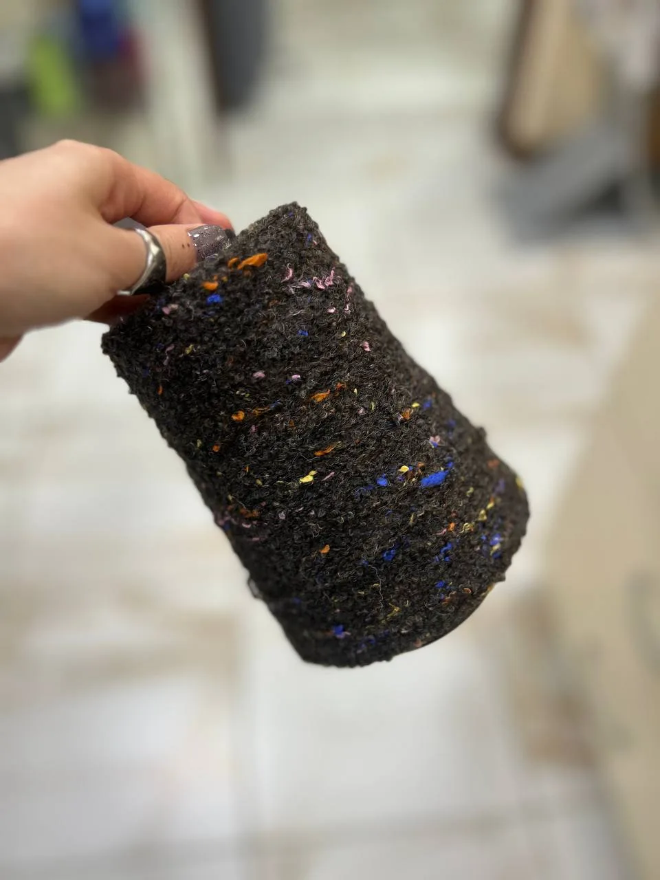 Brunello Cucinelli - CashMerino
28% кашемир, 64% меринос, 8% вискоза 
500м/100г

Цена: 9.9-15%=8,4 р