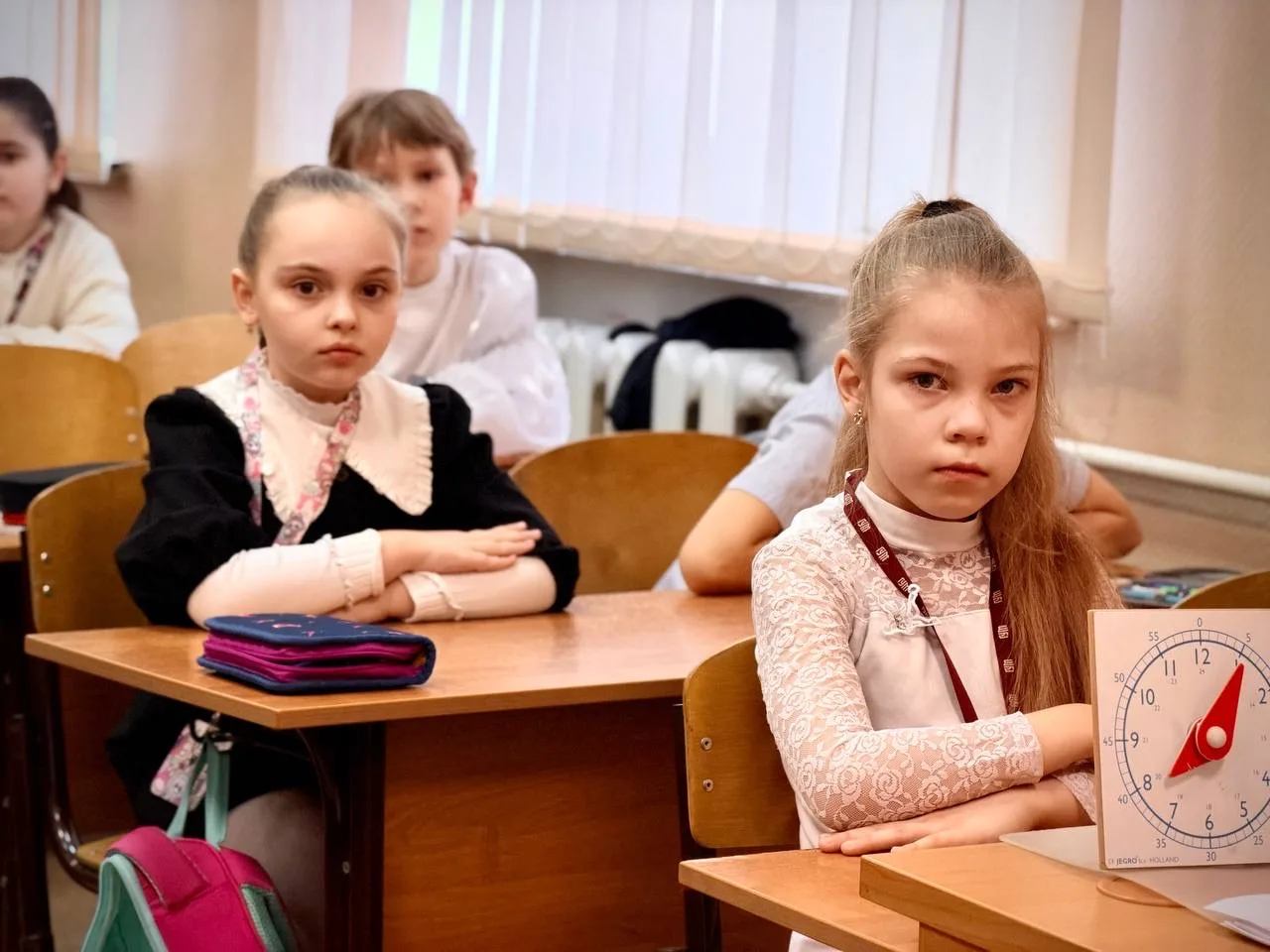 🇷🇺 Учебный день начался с торжественной церемонии поднятия Государственного флага Российской Федерац