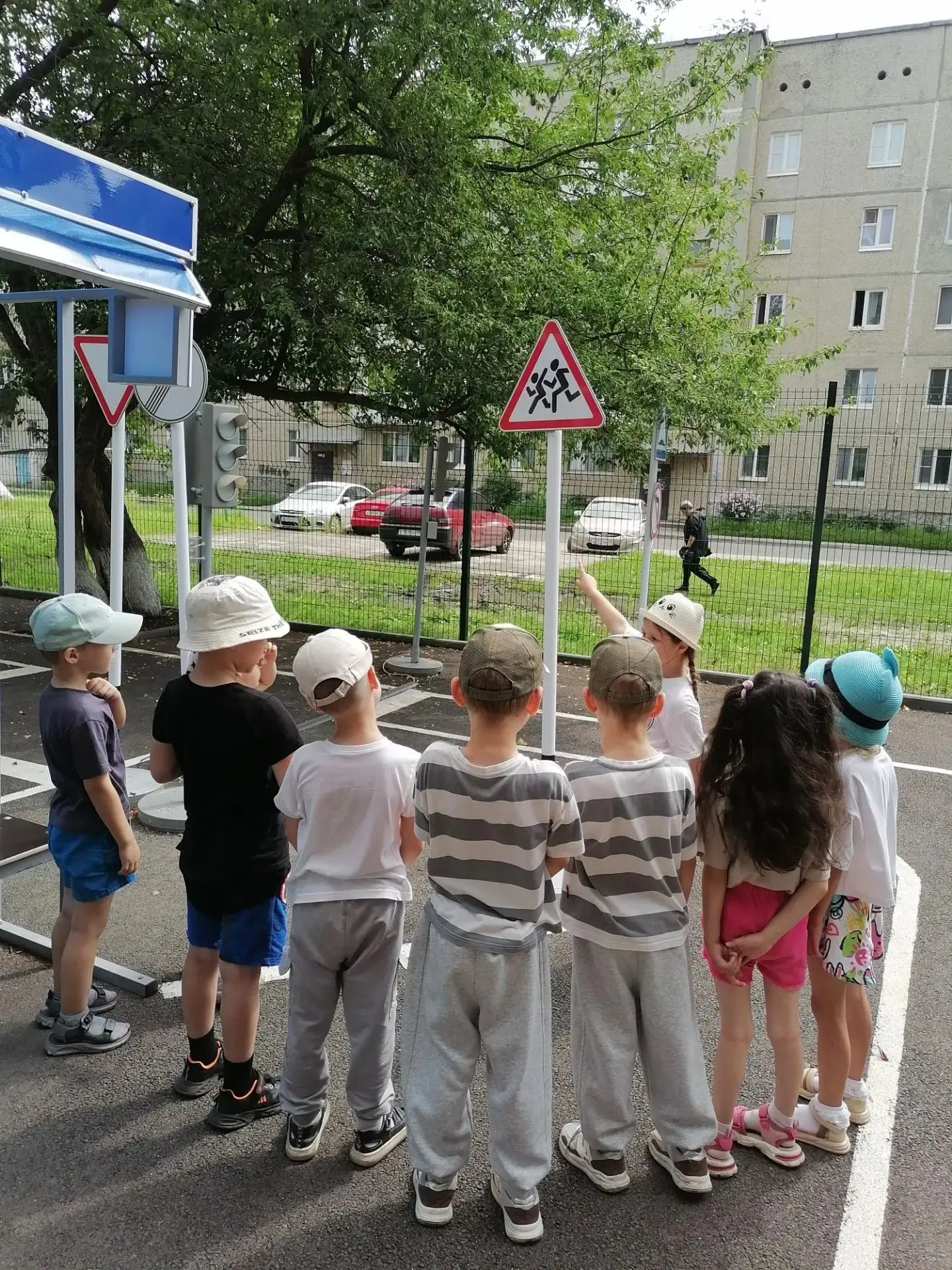В рамках месячника безопасности воспитанники детского сада побывали в «Автогородке»!                