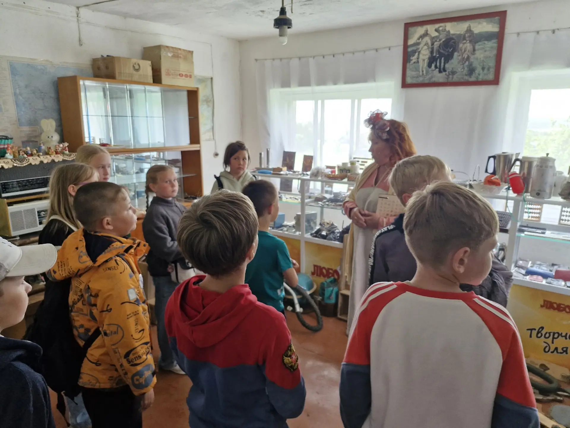 ПУТЕШЕСТВИЕ В ПРОШЛОЕ

🚍 Сегодня третьеклассники с классным руководителем посетили частный музей се