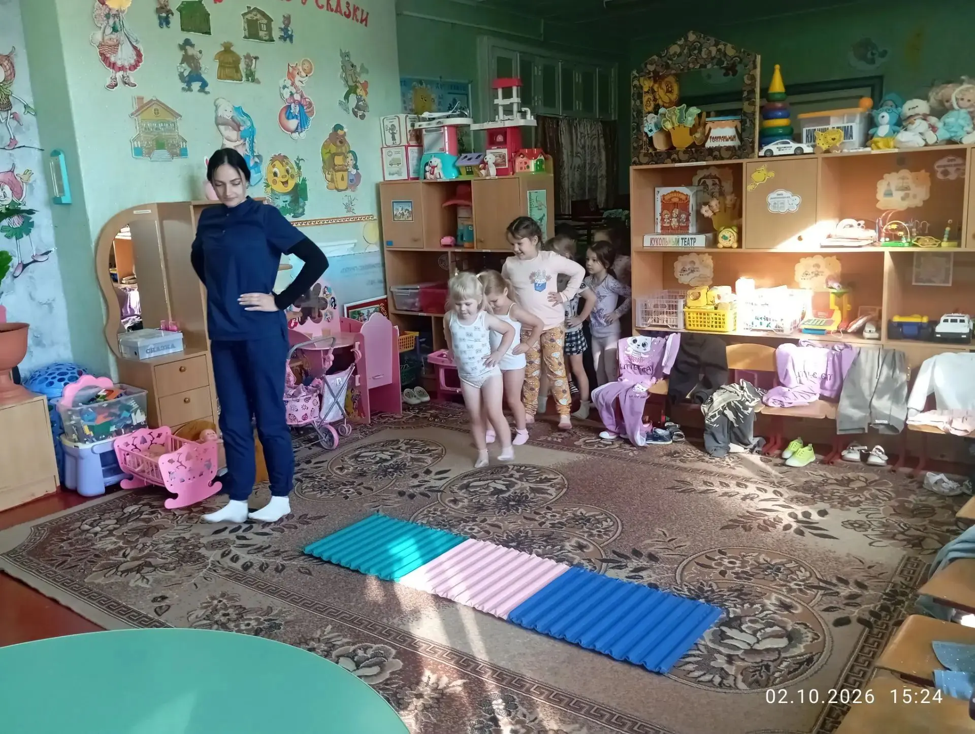 Провели гимнастику после сна, для поднятия настроения и общего самочувствия. Профилакти...