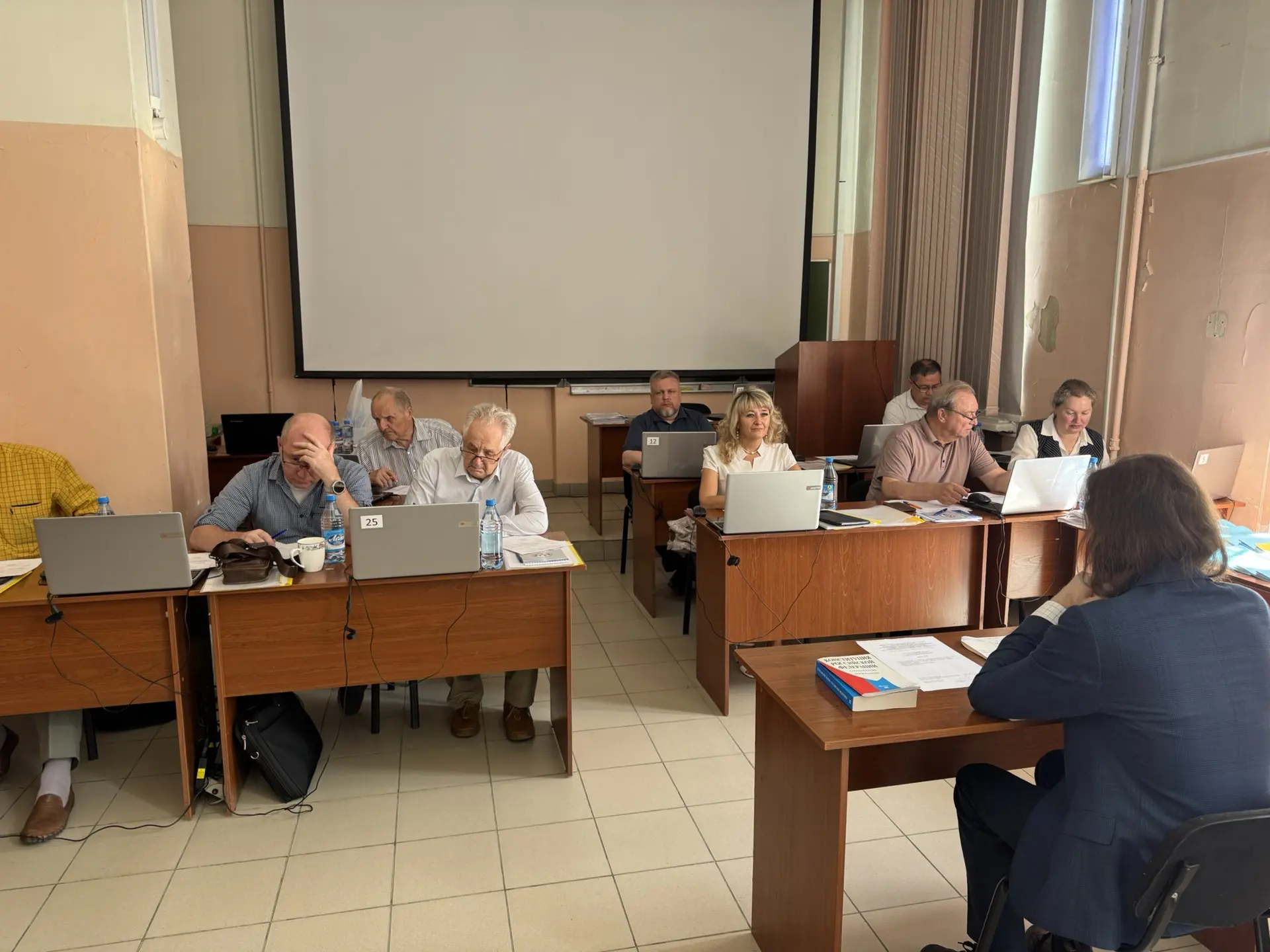 Сегодня приняла участие в госкомиссии по приему государственного экзамена по направлени...