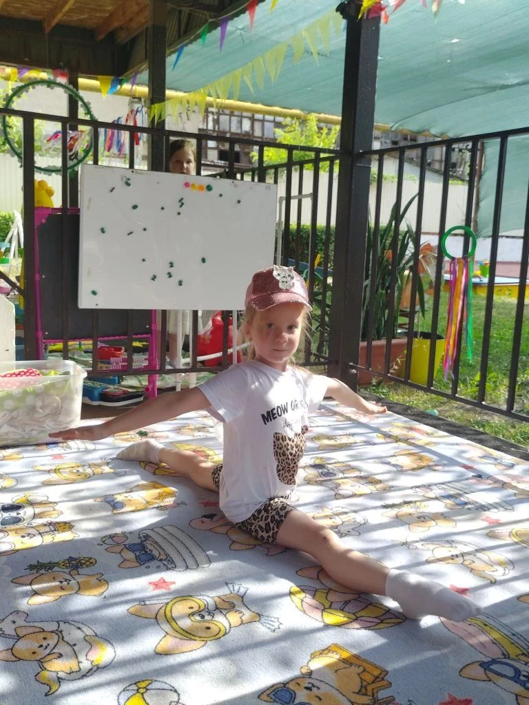 Вот и завершилась в старшей группе неделя "талантливых детей". Ребята показали себя, как футболисты,