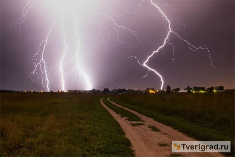 ⚡ В Тверской области ожидаются ливни, грозы и град  МЧС выпустило экстренное предупреждение  Подробн