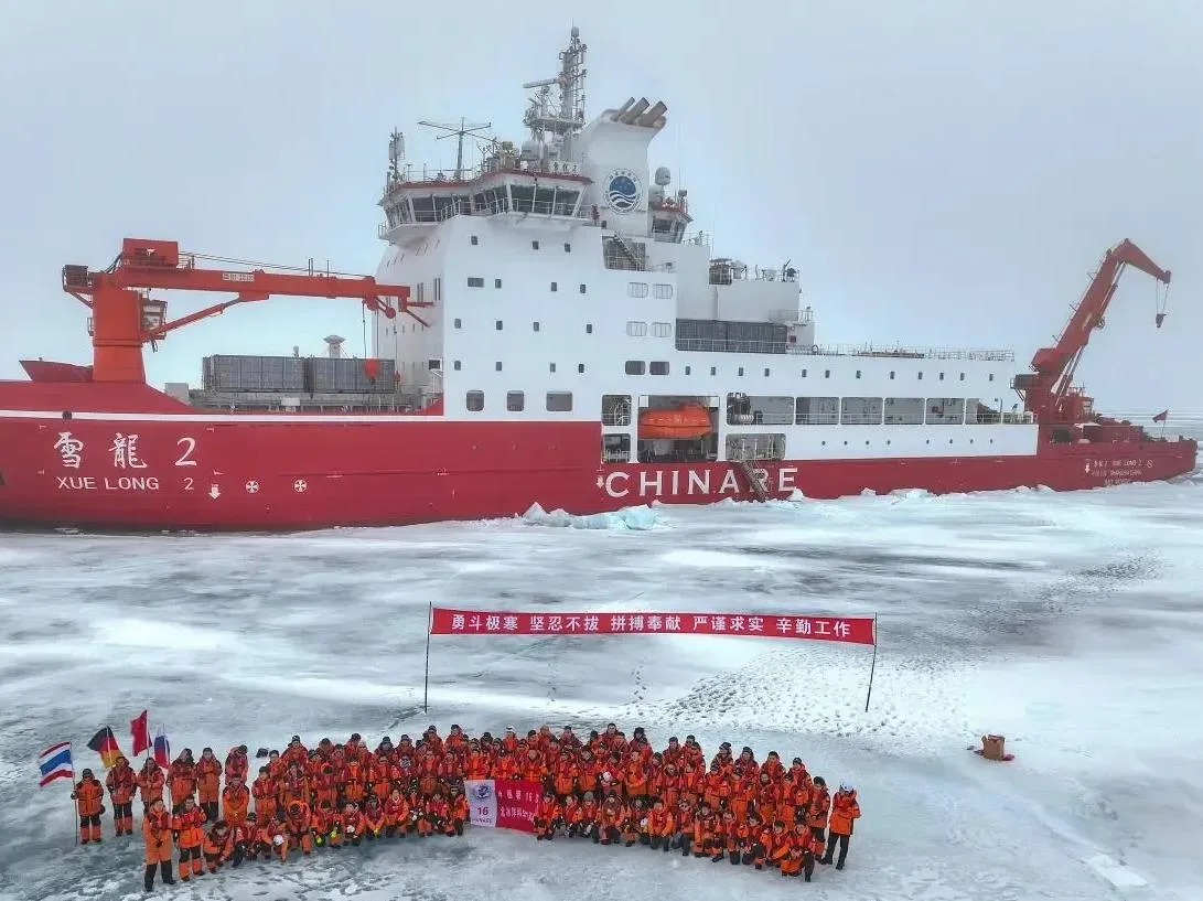 🛳️ Ледоколы «Сюэлун» и «Сюэлун-2» завершили 16-ю китайскую экспедицию в Северный Ледов...