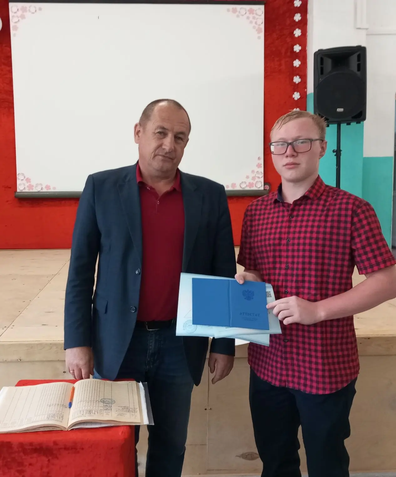 🎈🥳Сегодня в нашей школе прошло торжественное вручение аттестатов выпускникам 9-ых и 11 классов.
💥