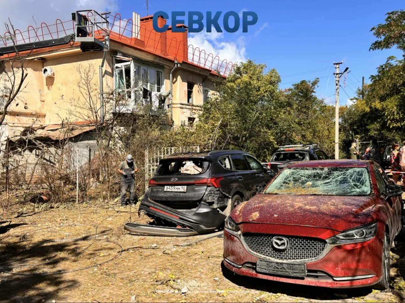 Фото с места падения БПЛА на улицах Николая Музыки и Супруна