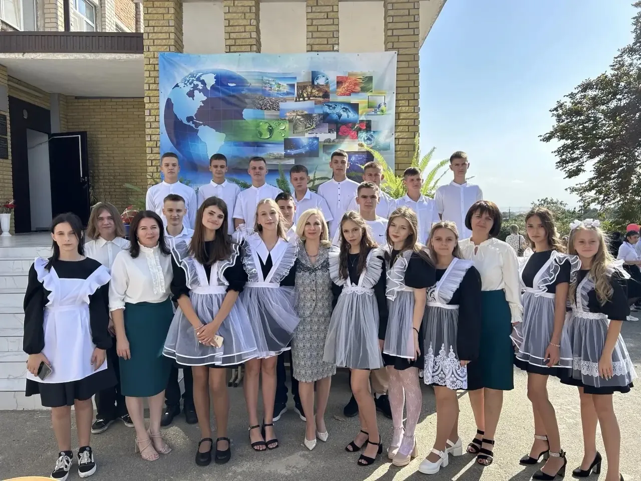 Дорогие выпускники, педагоги, родители!