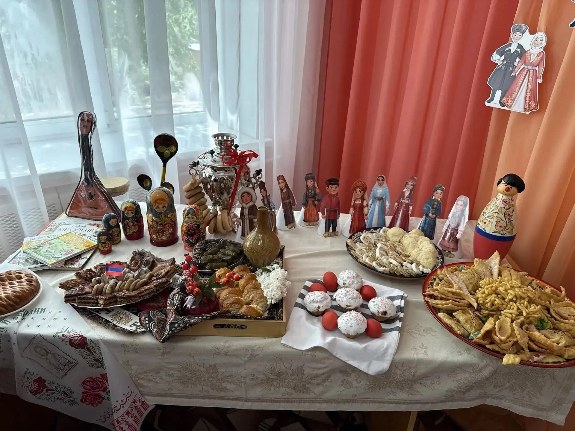 14 мая в нашем детском саду "Колокольчик" прошёл фестиваль: «В дружбе народов - единств...