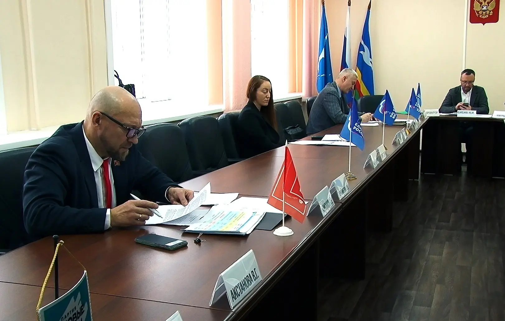 В Охе урезают бюджет: расходы сокращаются практически по всем направлениям  На внеочередной сессии д