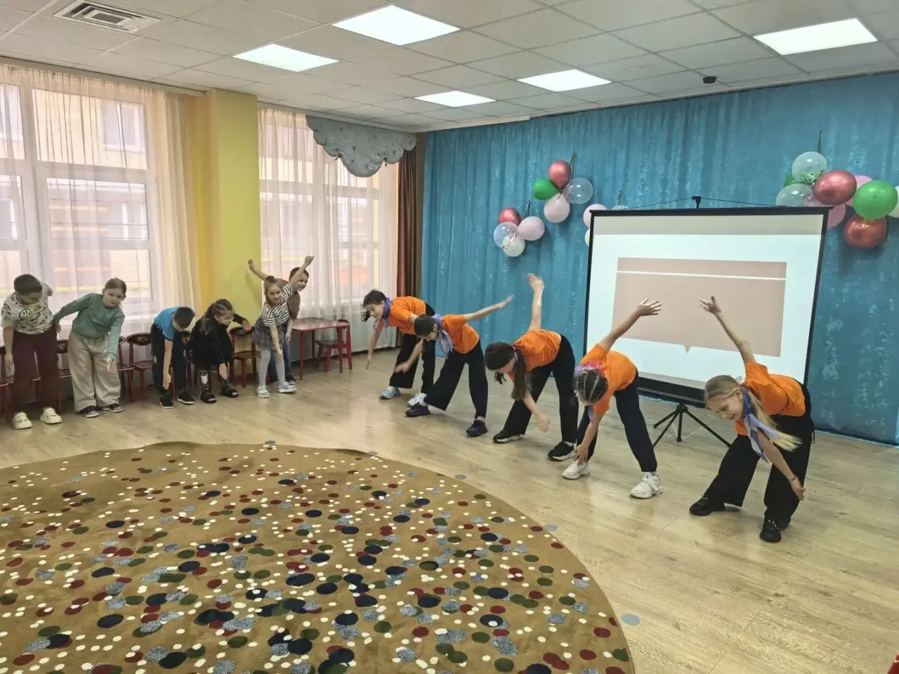 Преемственность в действии: «Орлята», Юнармейцы и будущие спасатели! 🌟🇷🇺  Сегодня наши ребята из отр