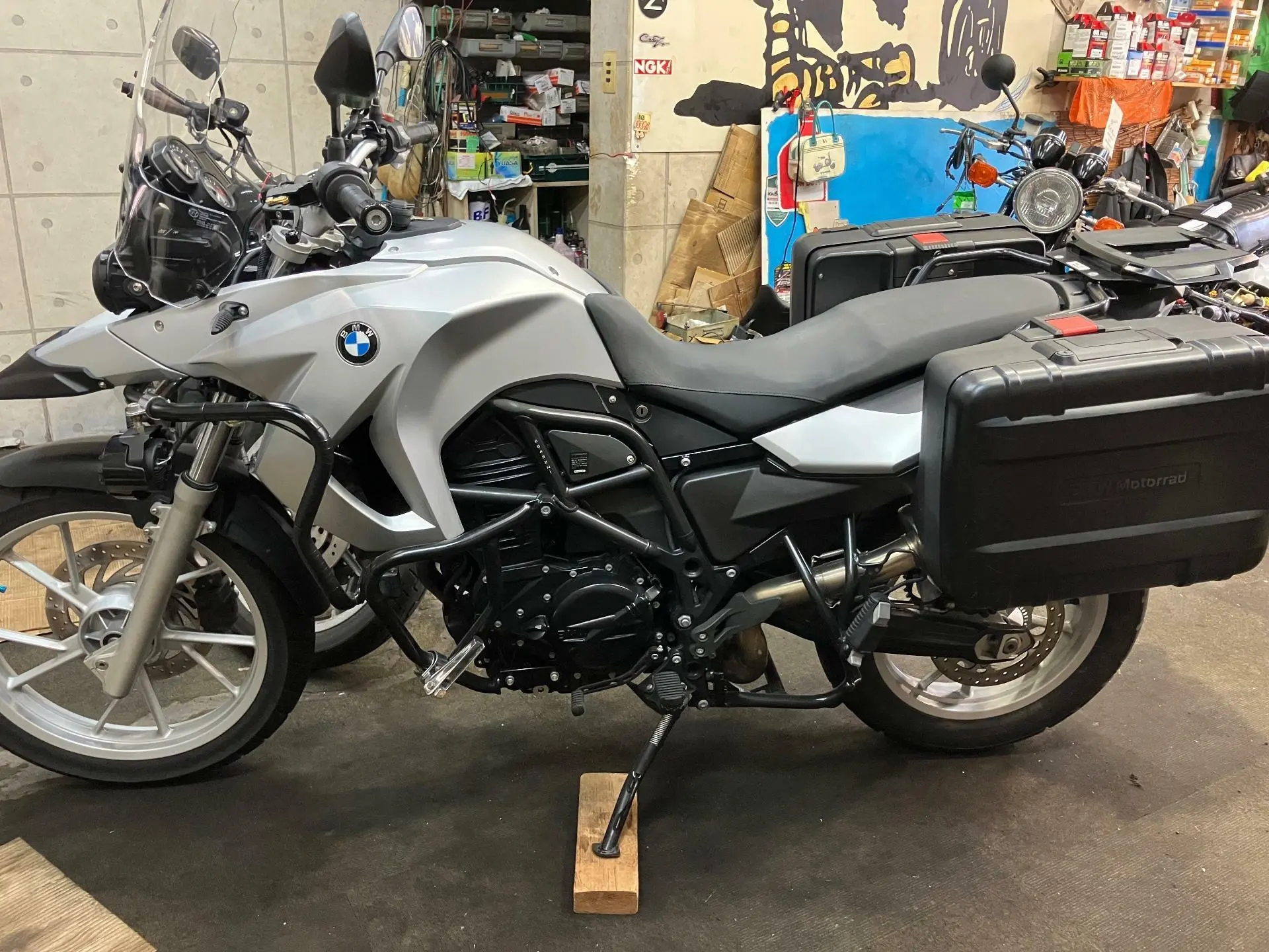 BMW F650GS 2011 год
Поздравляем Ивана из г. Ленинск-Кузнецкий с покупкой мотоцикла!

Характеристики: