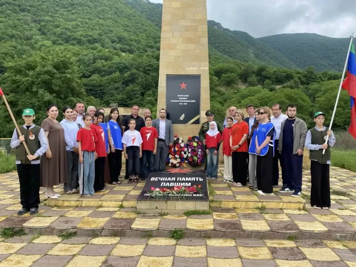 🪔 В Табасаранском районе прошла акция ко Дню памяти и скорби

22 июня в Парке Победы села Хучни сос