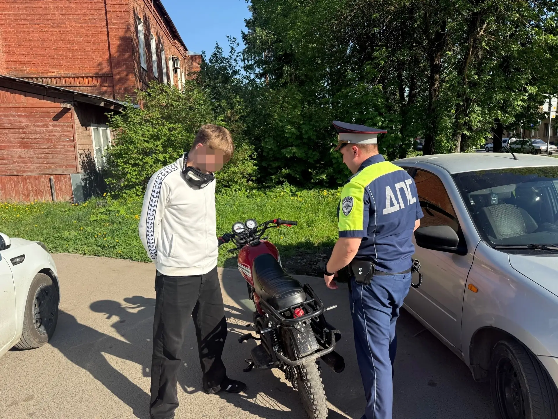 🛵 «Самоуверенность до беды»: ГАИ Иванова провела рейд по юным нарушителям ПДД    Сотрудники Госавтои