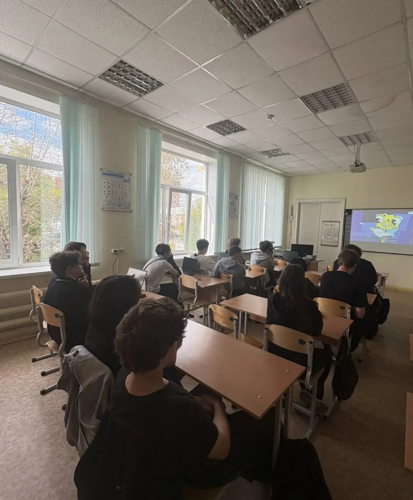 #ЦО185: «Цифровой ликбез»: учимся противостоять телефонному мошенничеству 📱⚠️