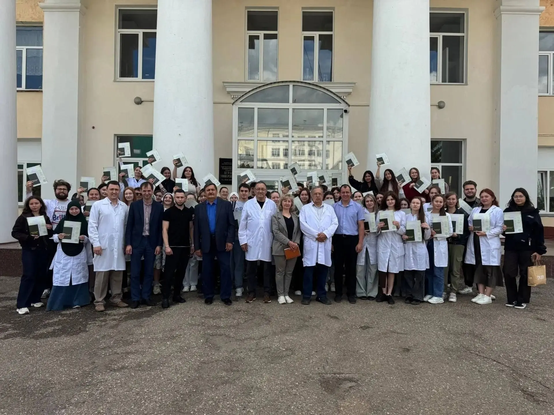 Ох, и горячая пора началась у всех студентов нашей необъятной страны: защита государств...