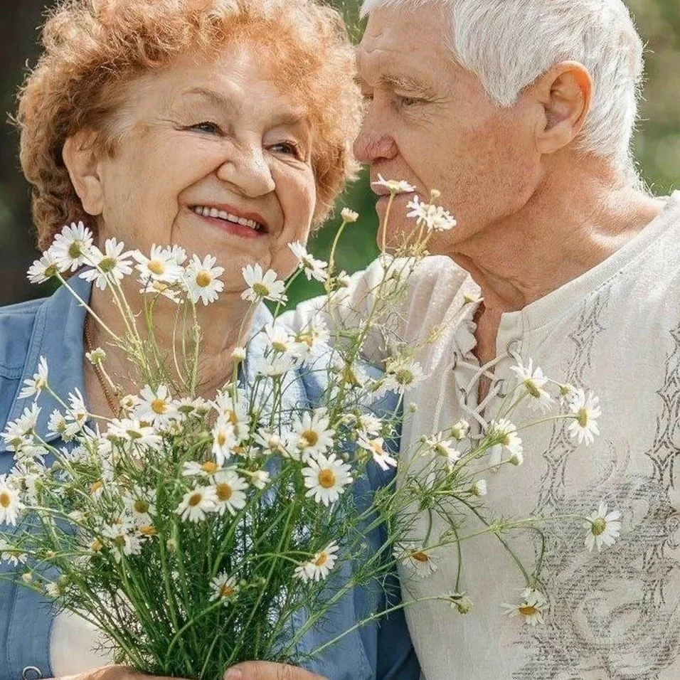 Россиянам, дожившим до 100-летнего возраста, предложили выплачивать по 200 тысяч рублей