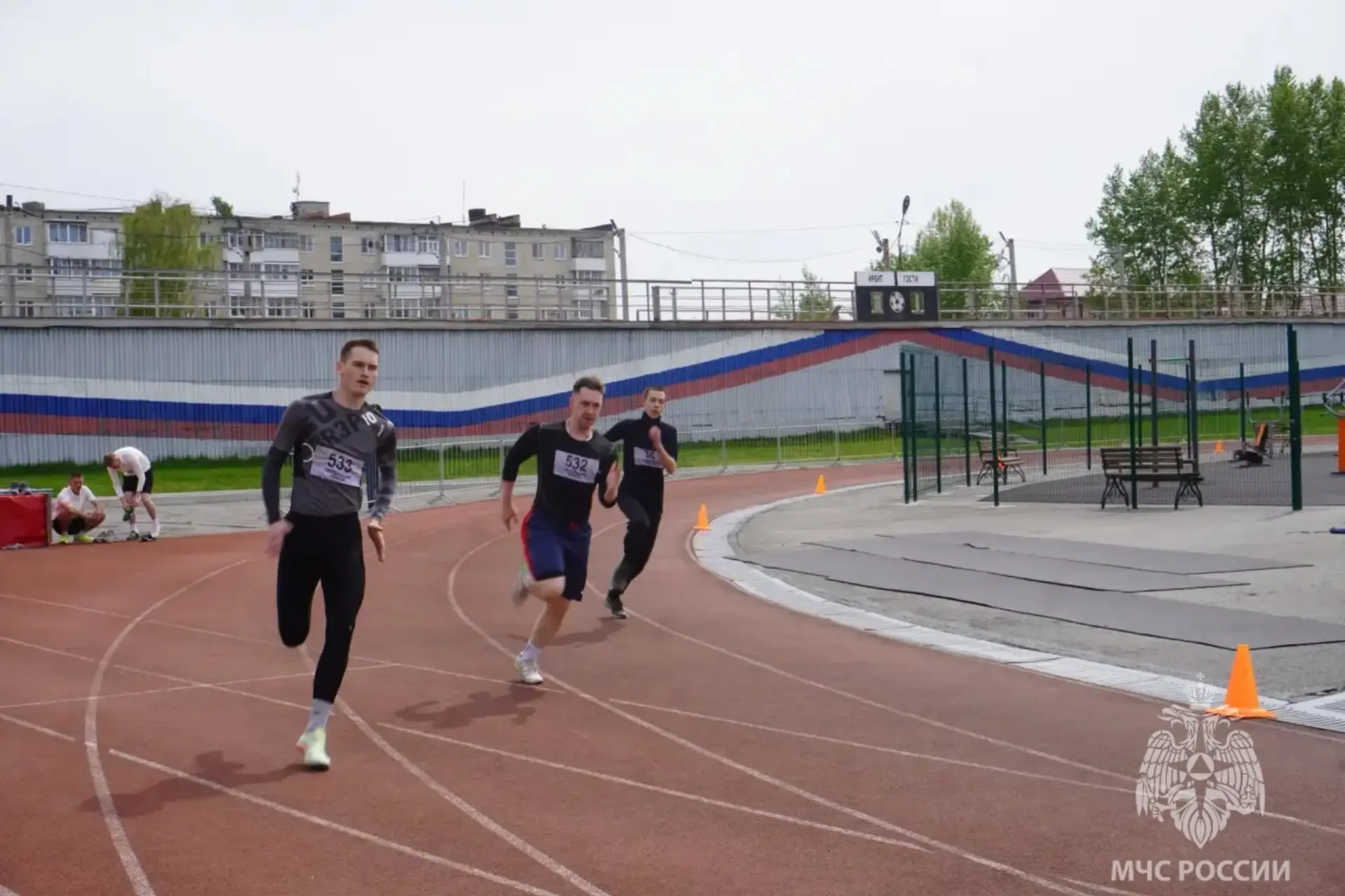 🏆В регионе определили сильнейших легкоатлетов‑спасателей  В Ирбите на стадионе «Юность» прошли сорев
