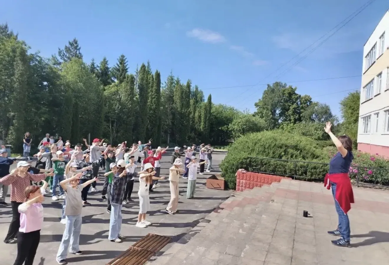 🔊Первый день работы пришкольного лагеря «Здоровейка», совпал с 1 июня — Международным ...