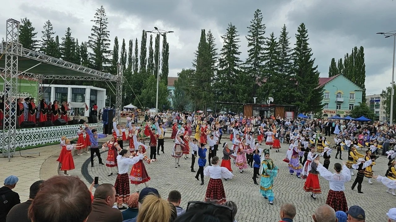 Еще фотографии с сегодняшнего праздника Сабантуй из открытых источников 😍