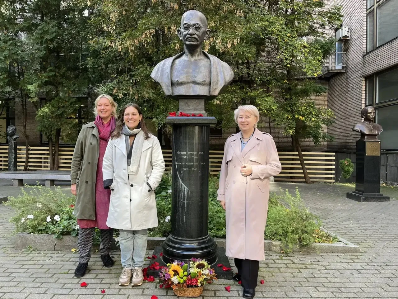 Сегодня, 2 октября, день рождения Махатма Ганди - выдающегося индийского государственно...