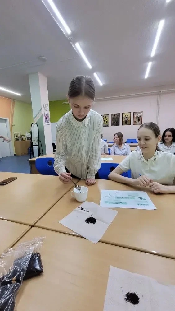 🧩19 марта ученики 6б класса приняли участие в необычном уроке, посвящённом «Нечайной церемонии». Это