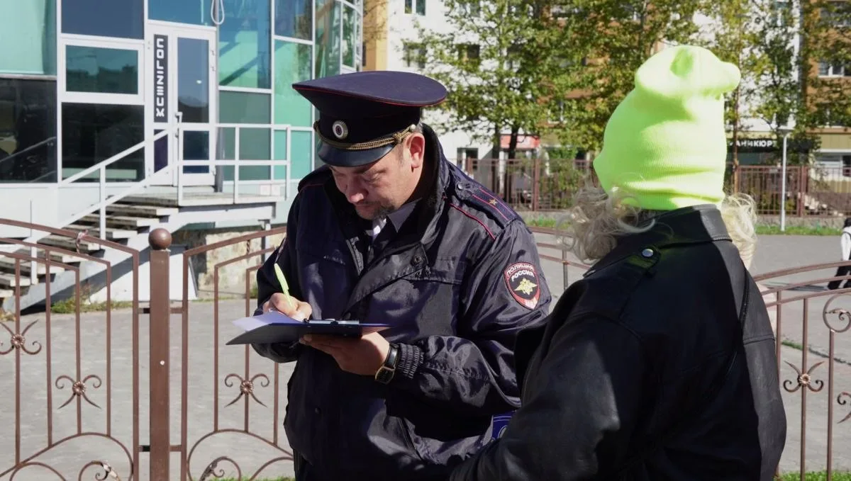 Незаконную торговлю у остановок пресекают