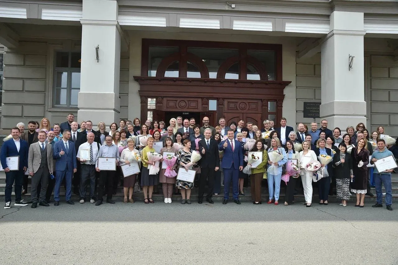 В преддверии Дня омской прессы вручили заслуженные награды представителям средств массо...