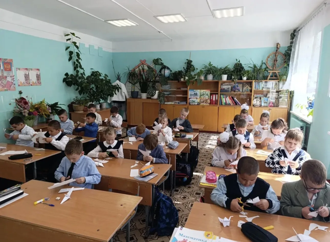 🕊 Память живёт в добрых делах и маленьких руках.