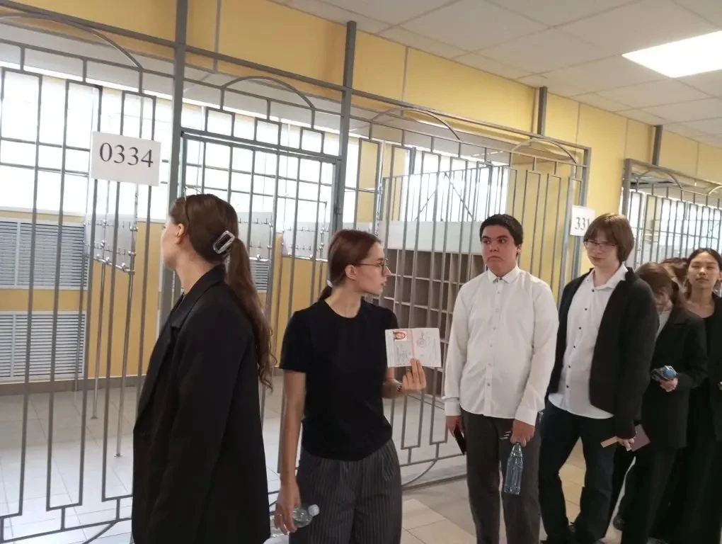 📣 Сегодня, 8 июня 2026 года, наши одиннадцатиклассники сдают ЕГЭ по математике!

В экзамене участву
