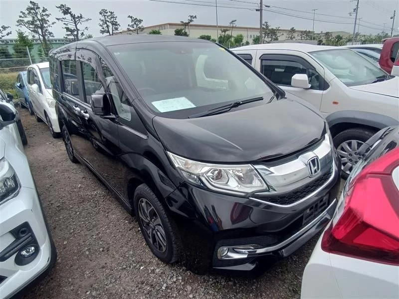 Honda Stepwagon Spada
✅2016 г., 
✅Пробег 185000
✅Оценка 3.5 (Honda)
✅Без окрасов
✅цена фиксированная