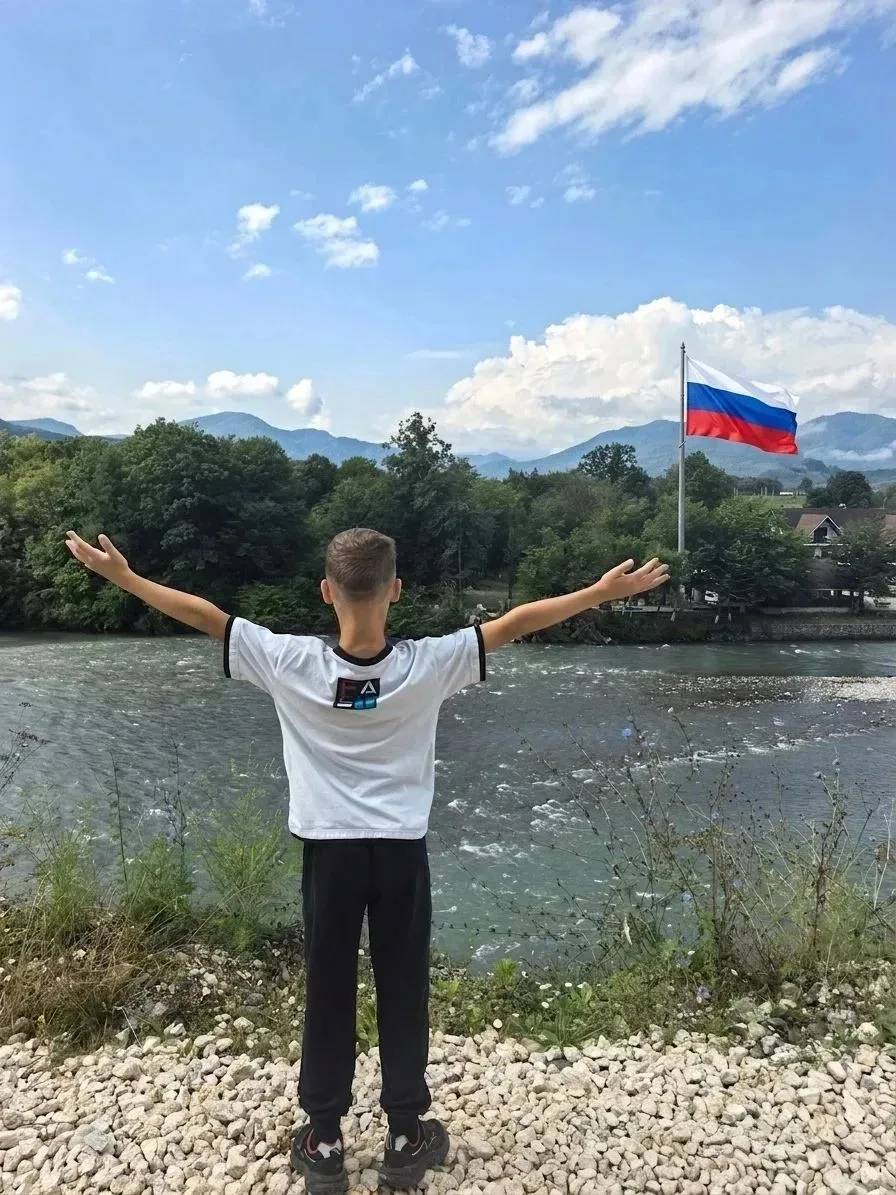Продолжаем участие в акции «Белый, синий, красный – самый красивый»!🤍💙❤️