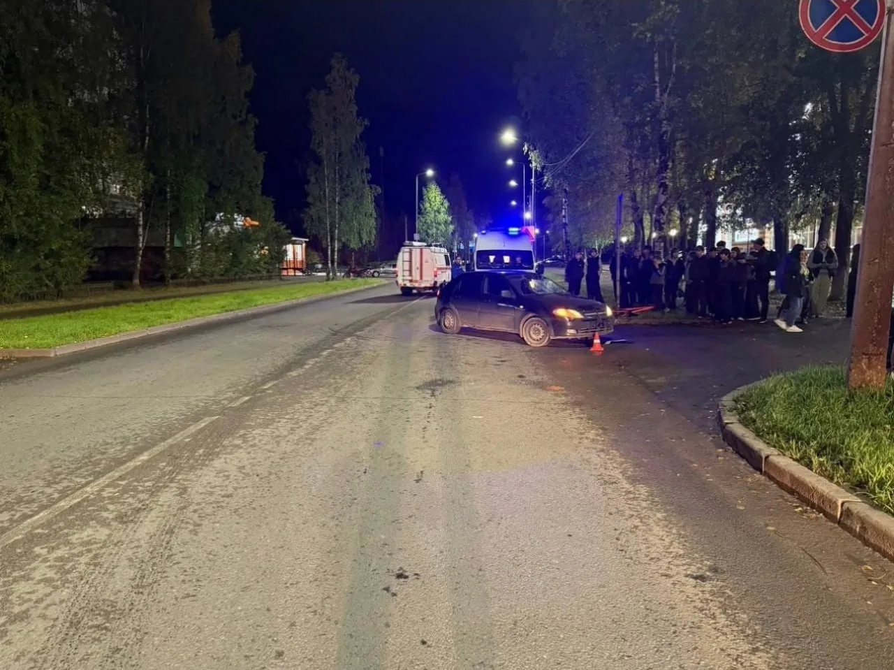 В Сыктывкаре 14 сентября водитель Chevrolet Lacetti при повороте во двор на улице Мира ...