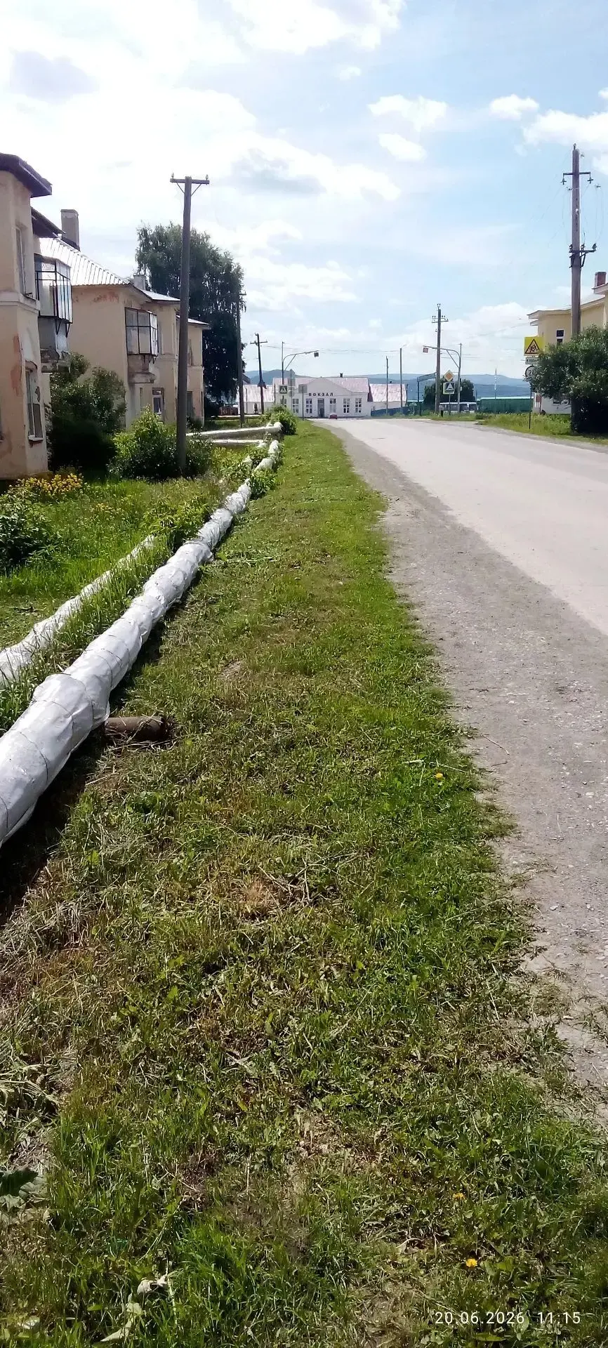 Очистка бордюров 
ул. Вокзальная, д. 2,4,6 
с. Железнодорожный
Фото-коллажи ДО- ПОСЛЕ