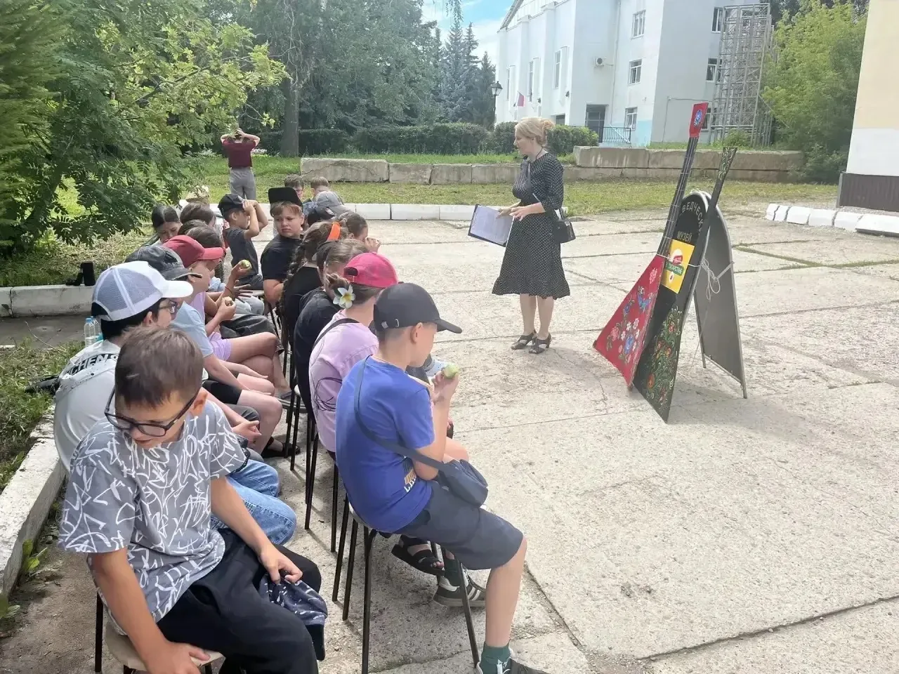 🔥 Такой насыщенный день у «Ромашки»!

🎨 Мастер‑класс в «Высоте»: творим, экспериментируем, создаём