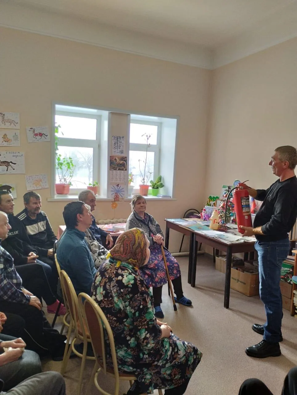 Сегодня в нашем доме-интернате проведен урок безопасности с получателями социальных усл...