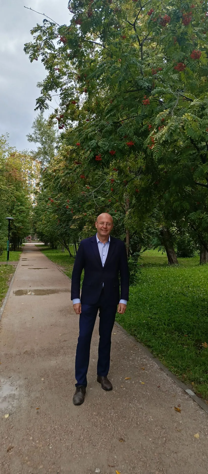 Друзья, всех с 3 сентября, днем, когда горят рябин костры) Напоминаю, что в "Изумрудном...