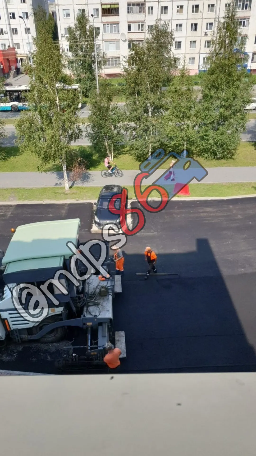 Комсомольский, 36/2 Спрашивается, где мозги у водителя???
