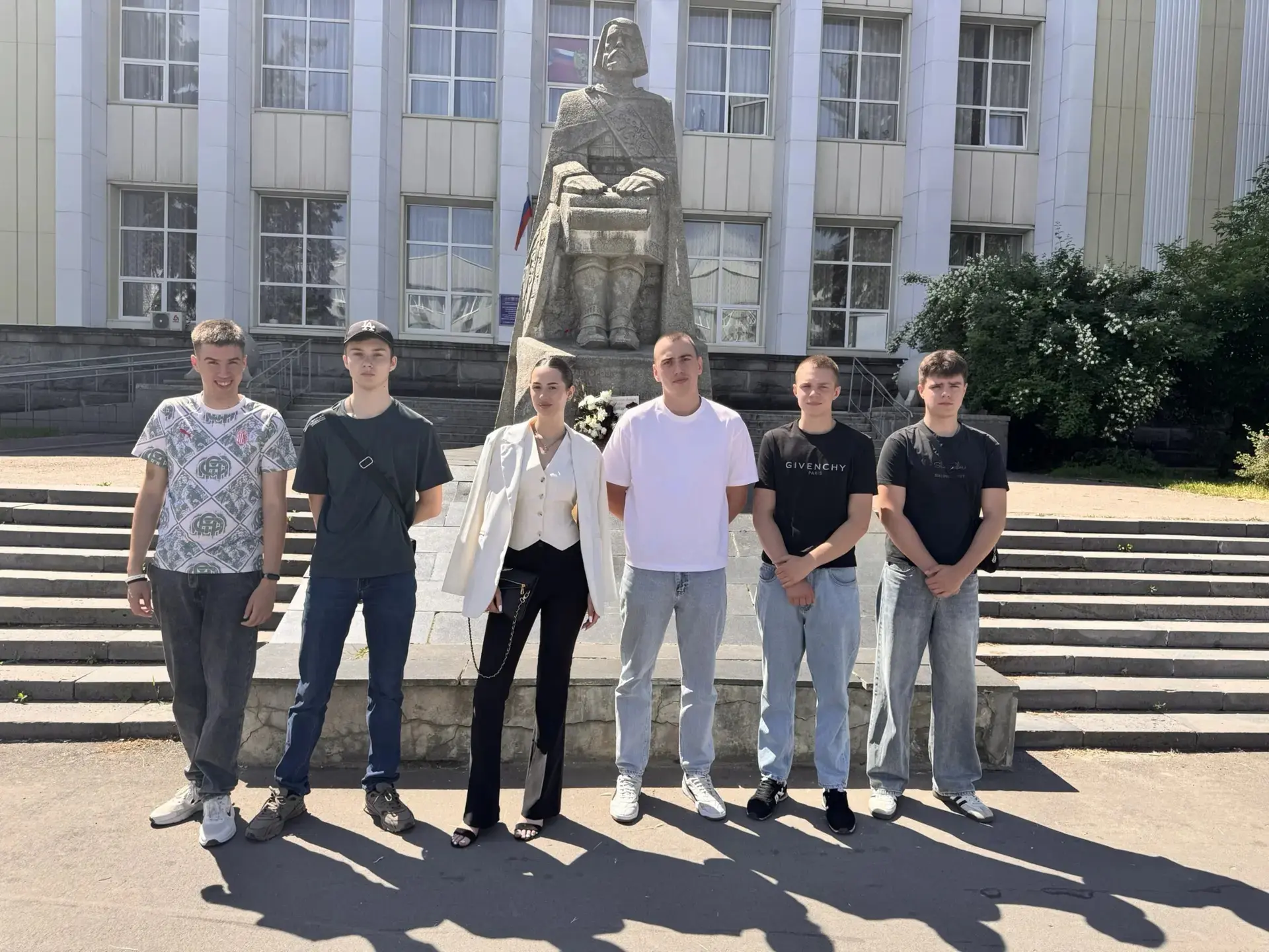 Студенты ЛГАУ стали пассажирами «Литературного экспресса», посвящённого Пушкину и Далю📚

📍В культу